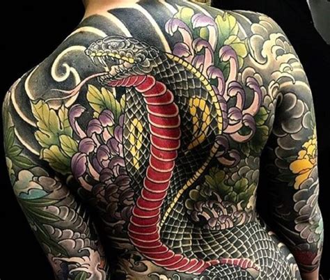 tatuajes yakuza espalda|Yakuza o mafia japonesa: origen y significado de sus。